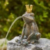 Bronzefigur Froschkönig Lars (Art.Nr. 89017) -Gartenserien Laden 89017 froschkoenig 1280x1280
